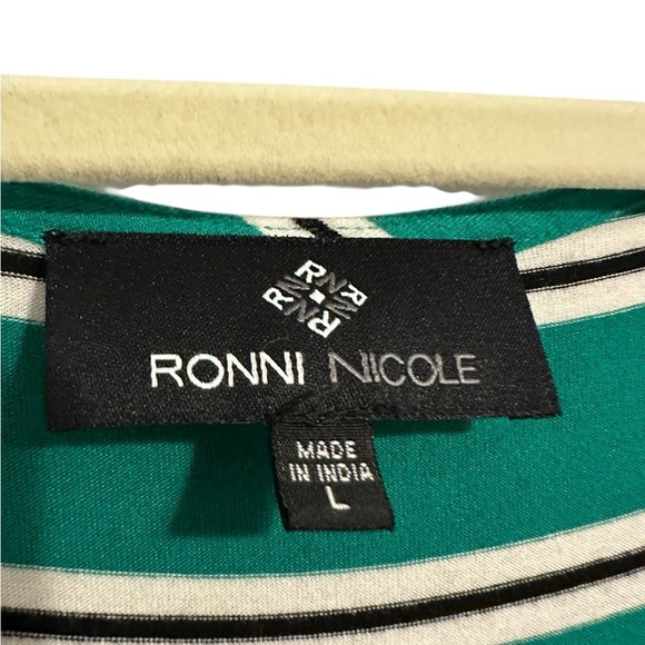 Ronni Nicole White and Green Casual A-Line Maxi Dress Size Large Jersey Striped - Picture 8 of 8